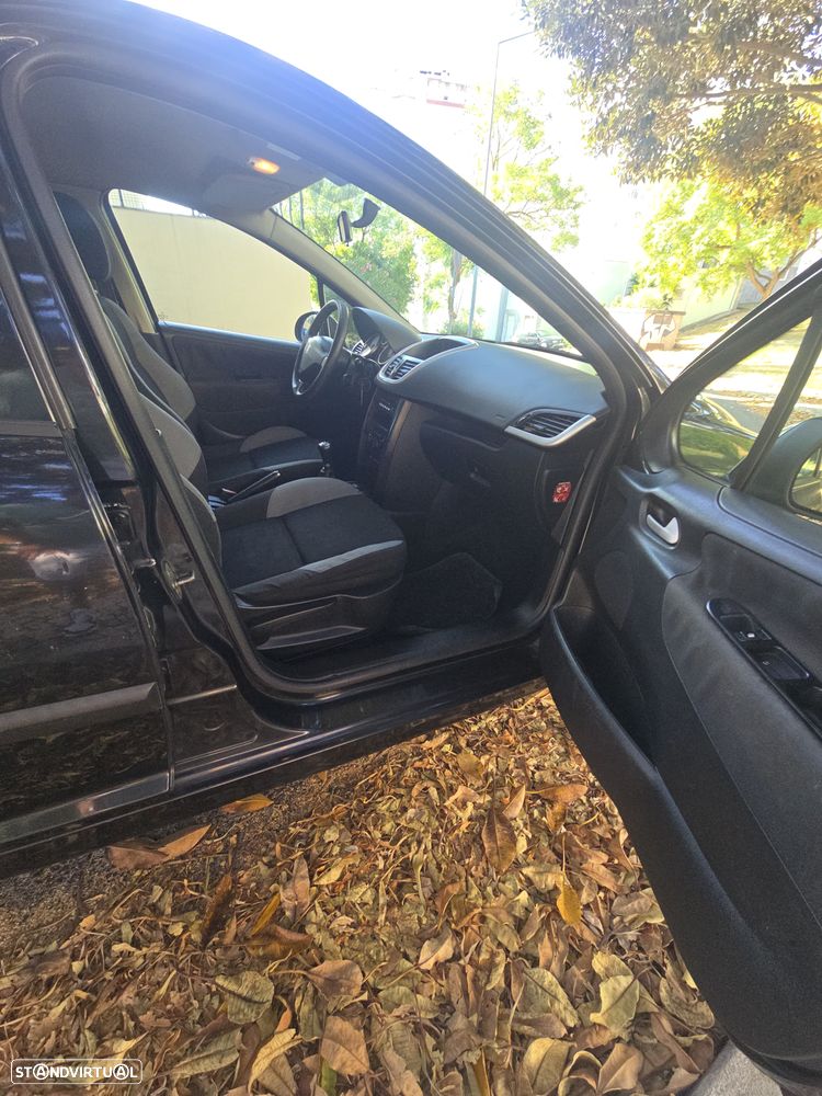 Peugeot 207 1.4 HDi Urban - 14