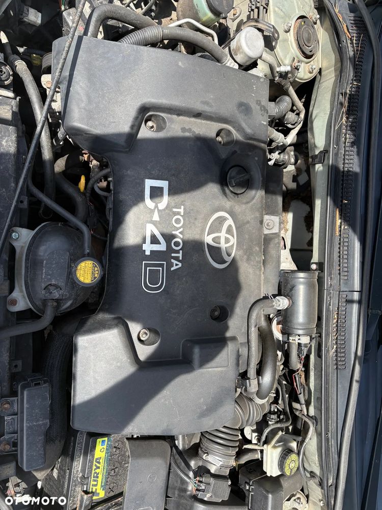 Toyota Avensis 2.0 D-4D High - 12