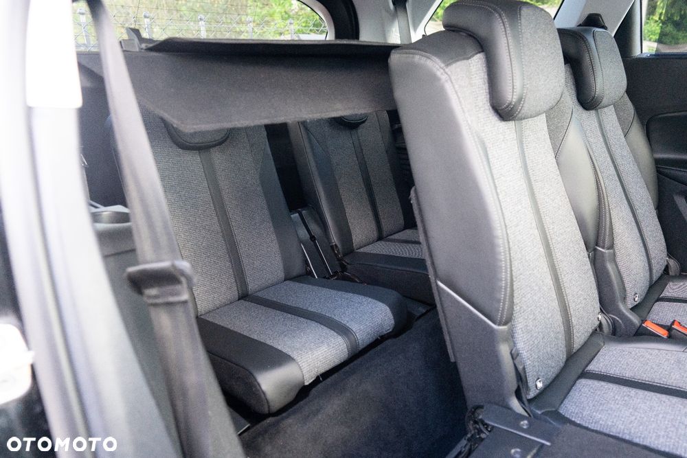 Peugeot 5008 THP 165 EAT6 Allure - 27