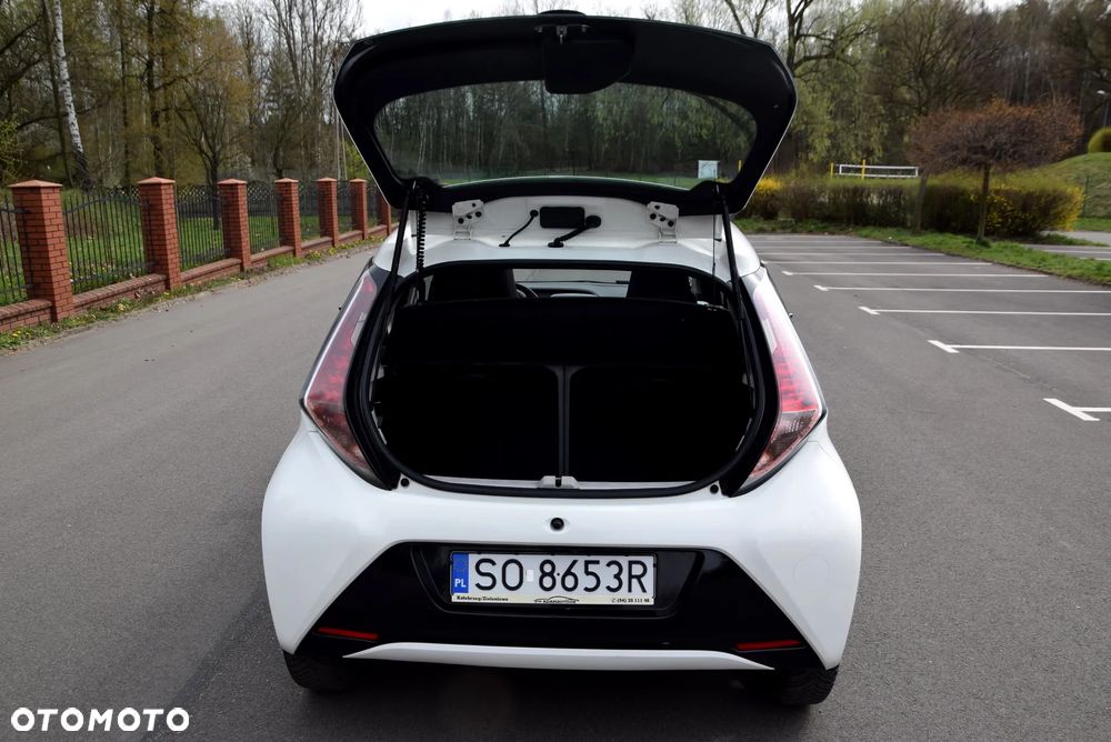 Toyota Aygo x-play - 11