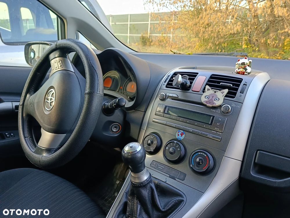 Toyota Auris - 10
