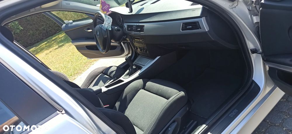 BMW Seria 3 318d - 15