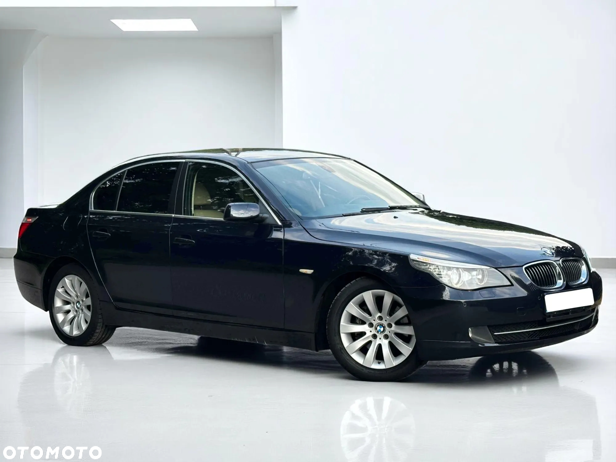 BMW Seria 5 523i Edition Exclusive - 4