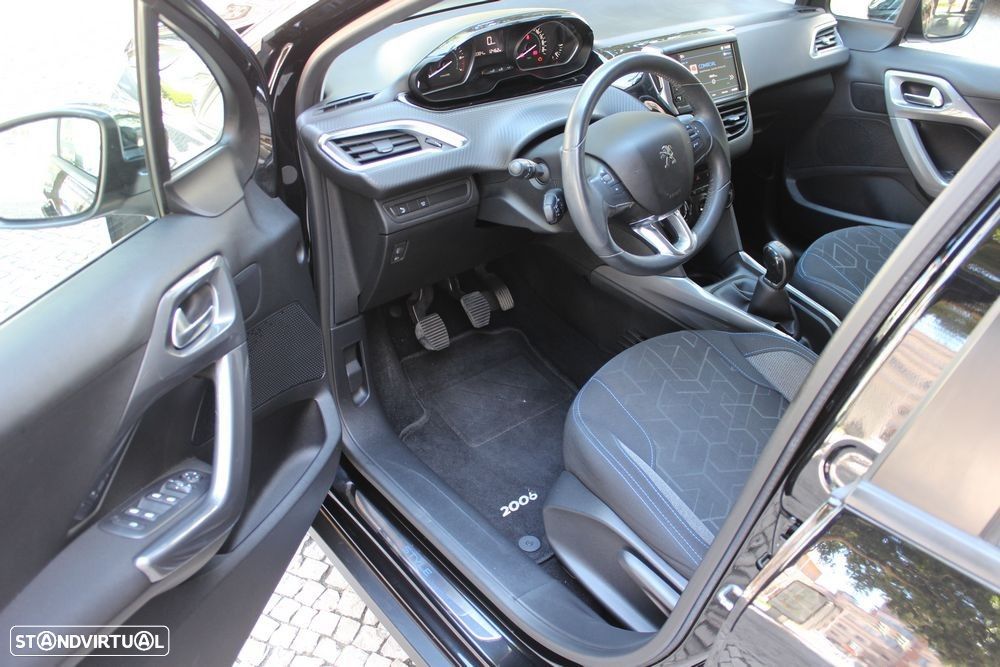 Peugeot 2008 1.2 PureTech Active - 14