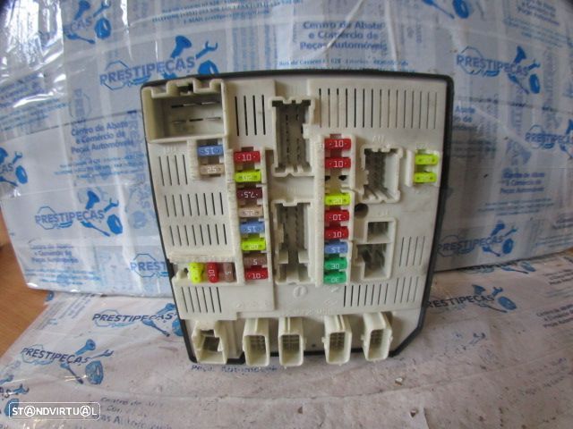 Caixa Fusiveis 284B61871R RENAULT MEGANE 3 FASE 1 2010 1.5DCI 105CV 5P BRANCO ORIGINAL RENAULT MEGANE 3 2014 1.5DCI 105CV 5P CINZA - 2