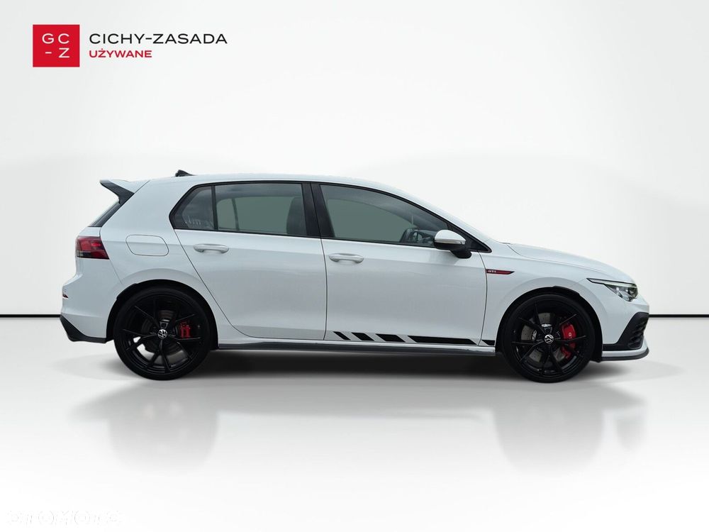 Volkswagen Golf - 6