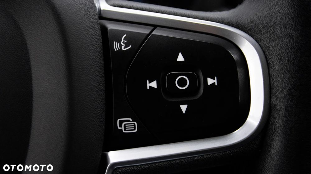 Volvo XC 60 B4 D Momentum Pro - 23