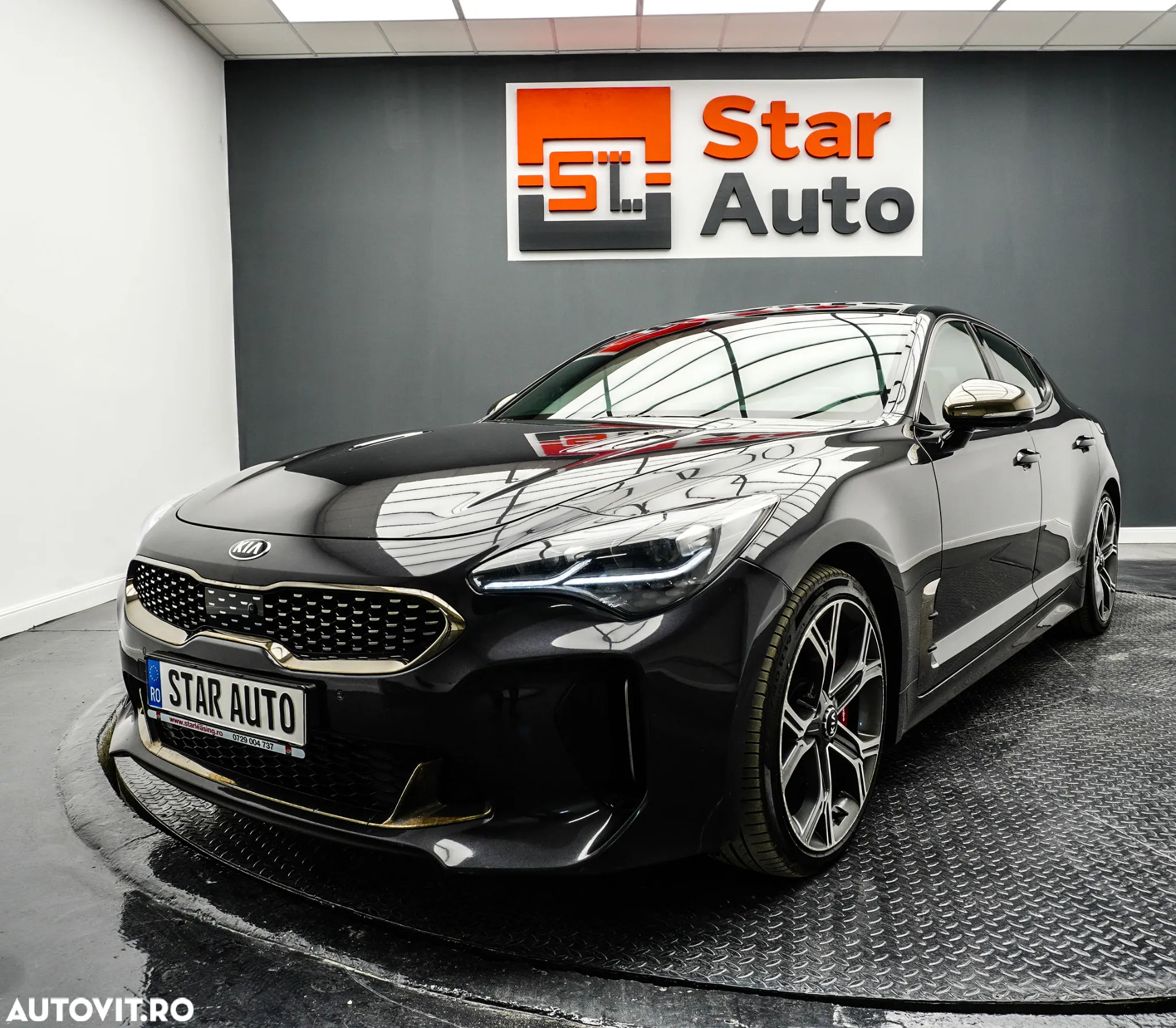 Kia Stinger 3.3 T-GDI AWD GT - 2