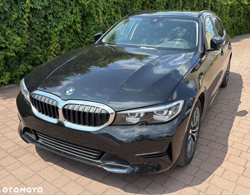 BMW Seria 3 318d MHEV Business Edition