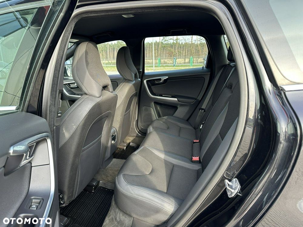 Volvo XC 60 D4 Momentum - 13