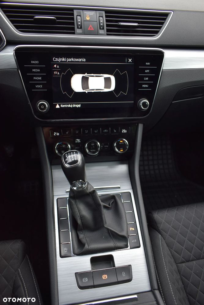 Skoda Superb 2.0 TDI SCR Style - 10