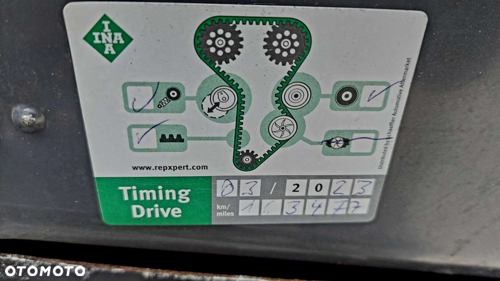 Chevrolet Cruze 1.8 LS - 27