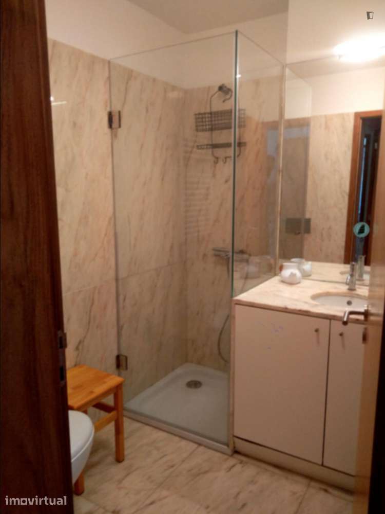 Quarto - localizado em Aldoar Porto - Grande imagem: 4/6