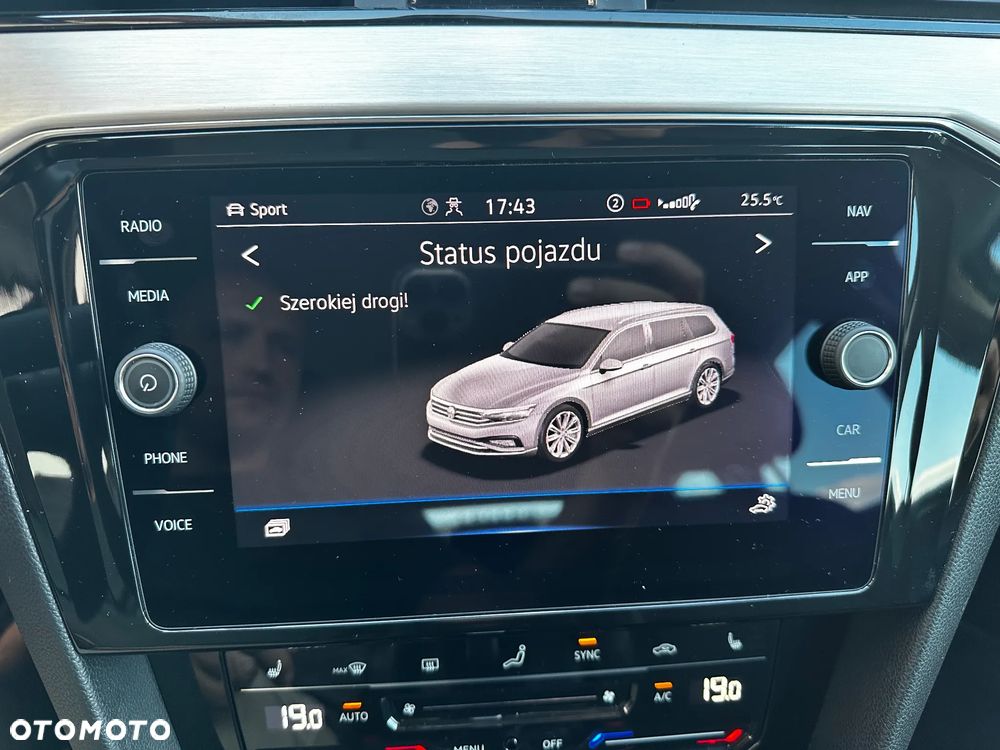 Volkswagen Passat 2.0 TDI Elegance DSG - 21