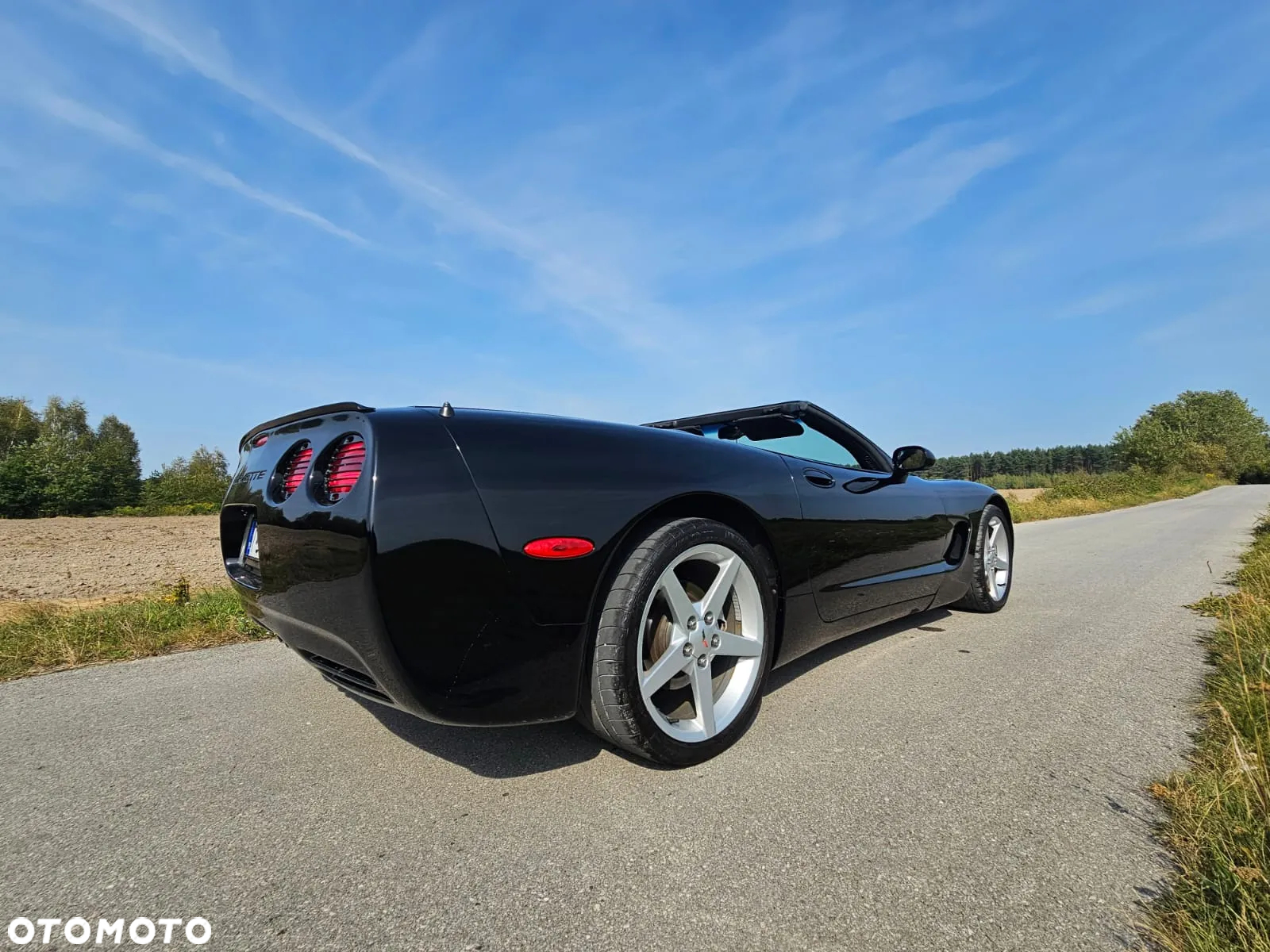 Chevrolet Corvette - 17