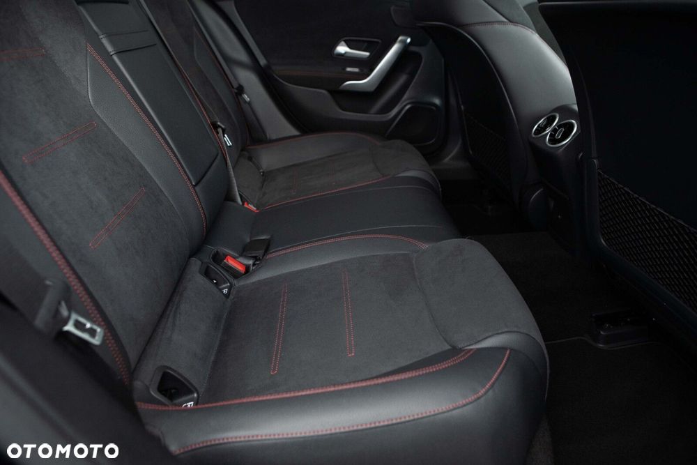 Mercedes-Benz Klasa A 200 AMG Line 7G-DCT - 28