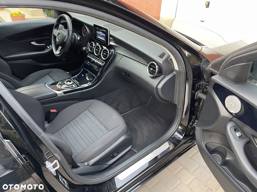 Mercedes-Benz Klasa C 180 7G-TRONIC - 11