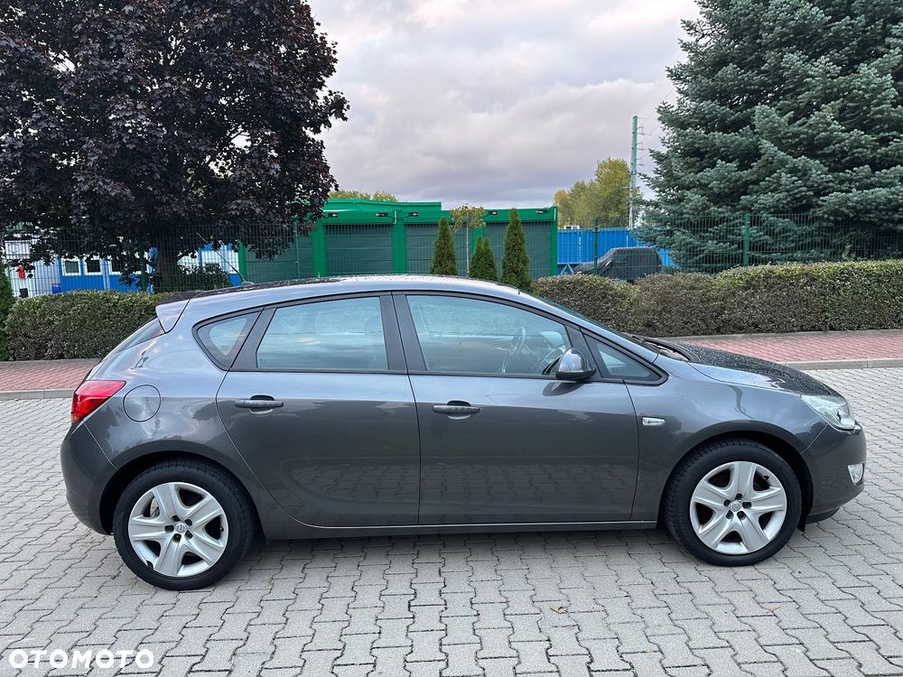 Opel Astra 1.4 - 9