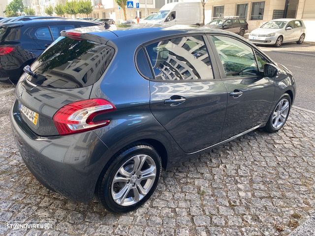 Peugeot 208 1.2 PureTech Style - 8