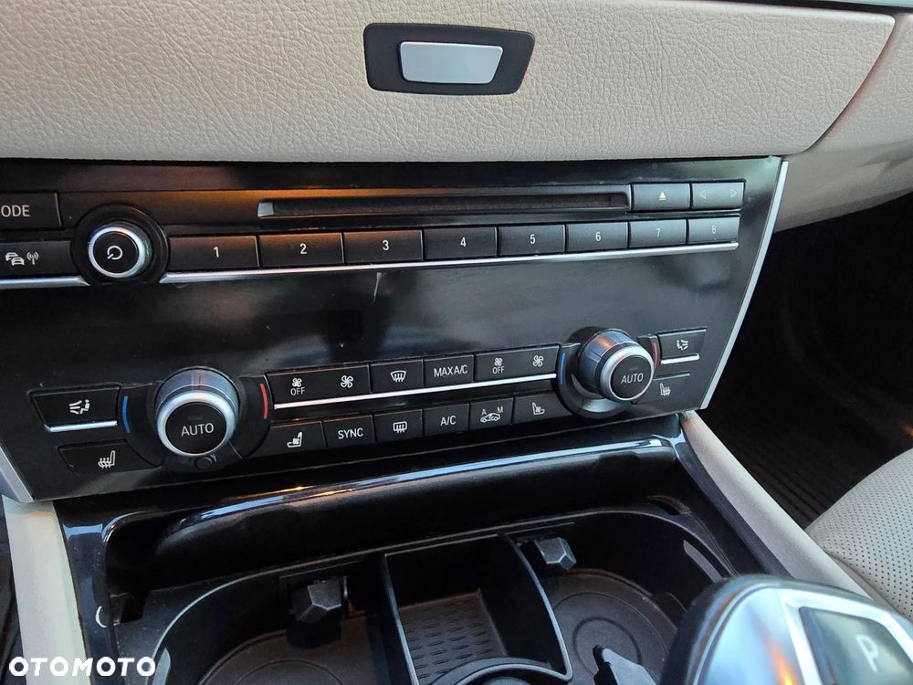 BMW Seria 5 530d xDrive Luxury Line - 23
