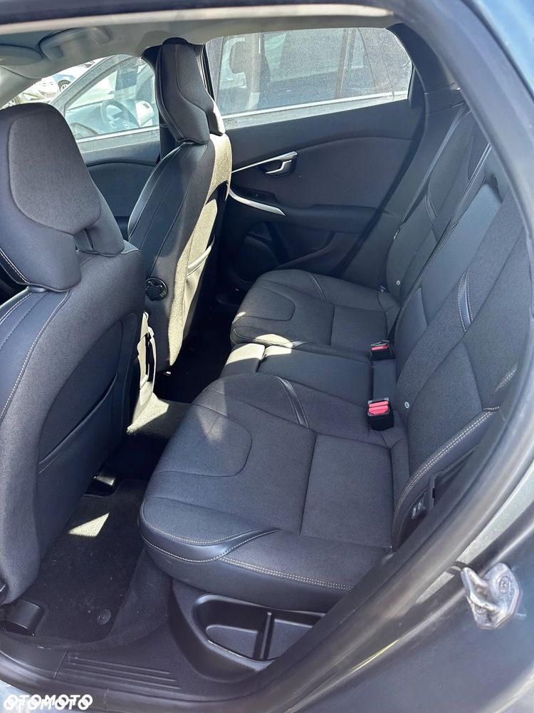 Volvo V40 Cross Country D2 Momentum - 21