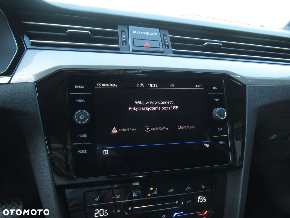Volkswagen Passat - 32