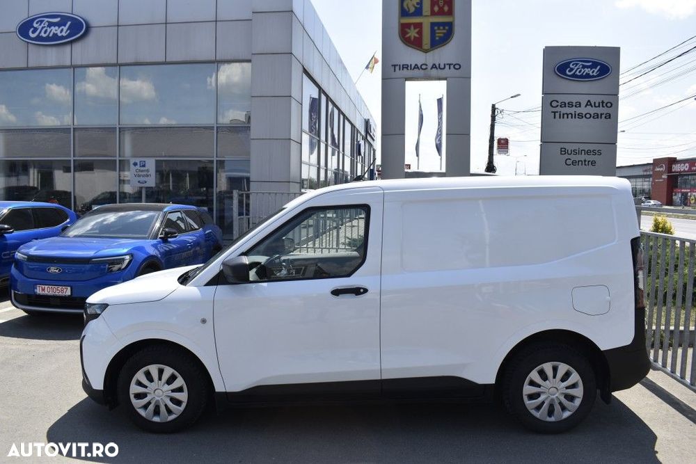 Ford Transit Courier - 11