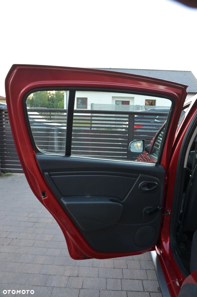 Dacia Sandero 1.6 MPI Stepway - 11