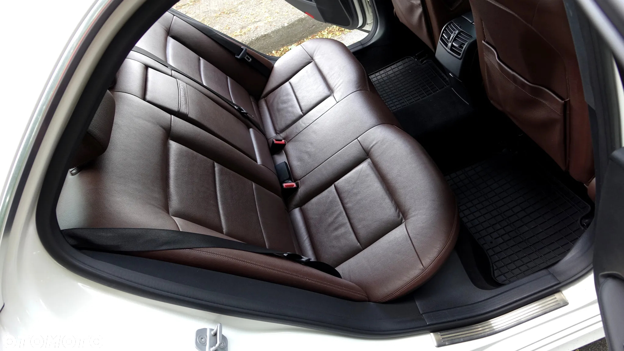 Mercedes-Benz Klasa E 300 CDI DPF BlueEFFICIENCY 7G-TRONIC Avantgarde - 15