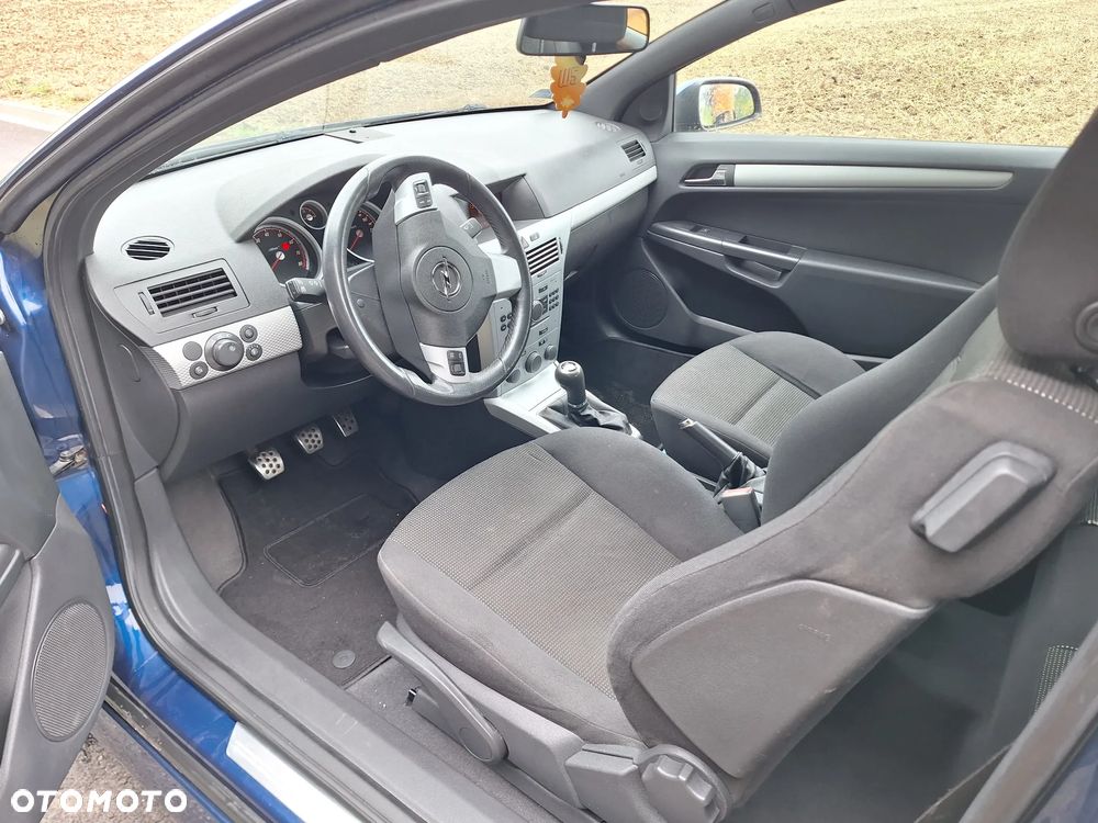 Opel Astra GTC 2.0 Turbo Sport - 4