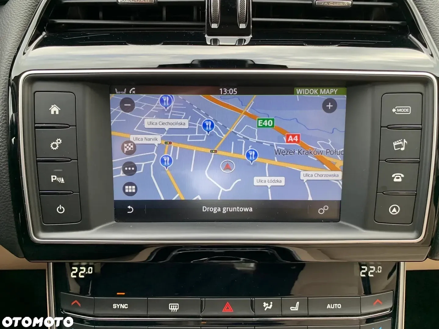 Jaguar XE 2.0 D Prestige - 8