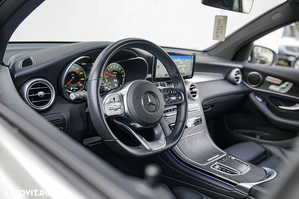 Mercedes-Benz GLC Coupe 300 e 4Matic 9G-TRONIC AMG Line Plus - 25