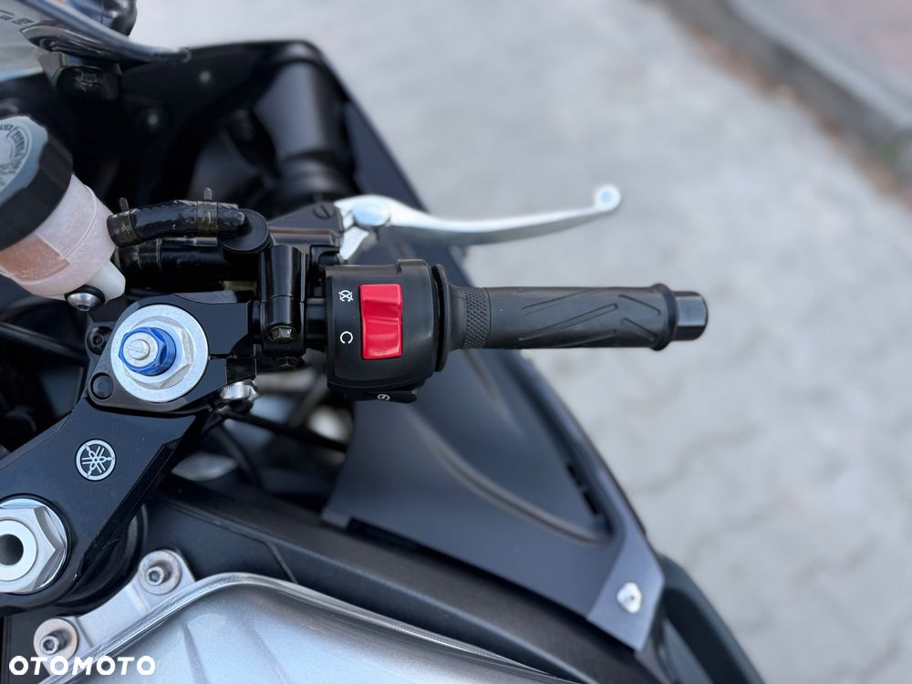 Yamaha R6 - 24