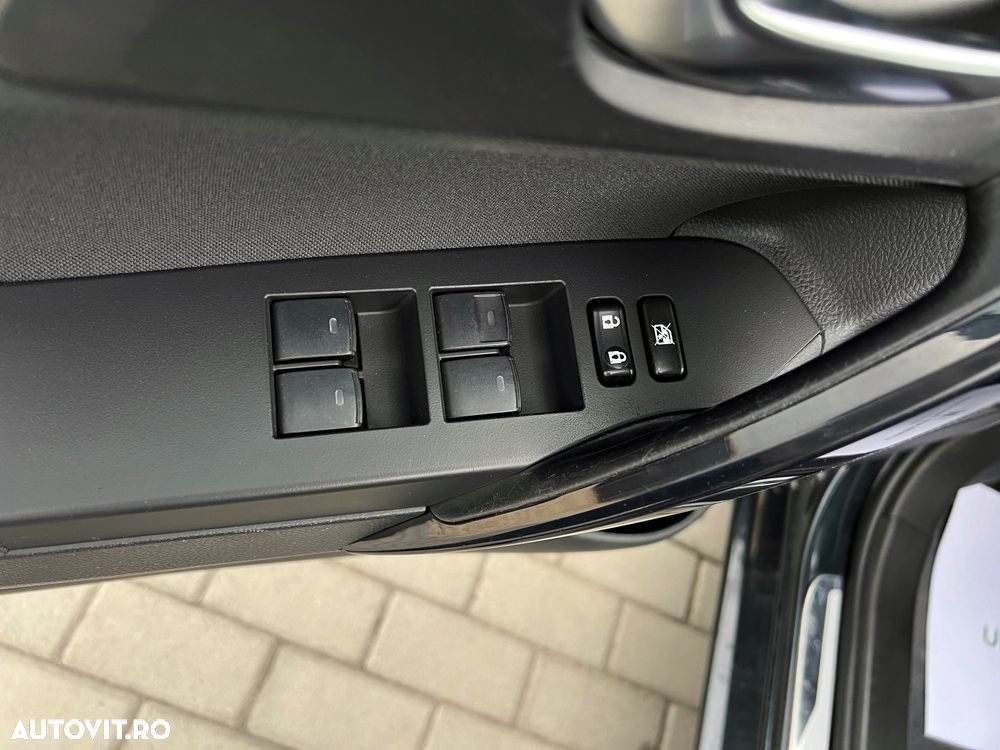 Toyota Auris 1.8 VVT-i Automatik Executive - 19