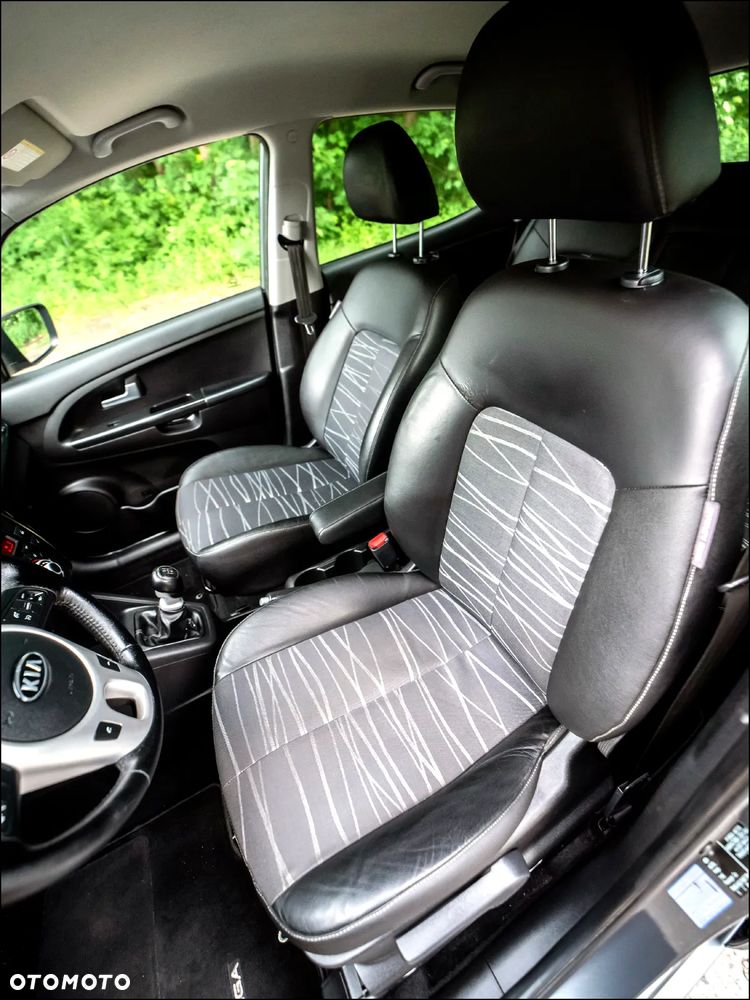 Kia Venga - 34