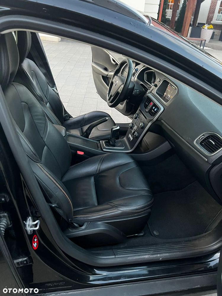 Volvo V40 D2 Drive-E Momentum - 12