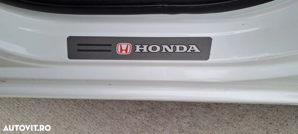 Honda Civic 1.6 i-DTEC Lifestyle Black Edition - 14