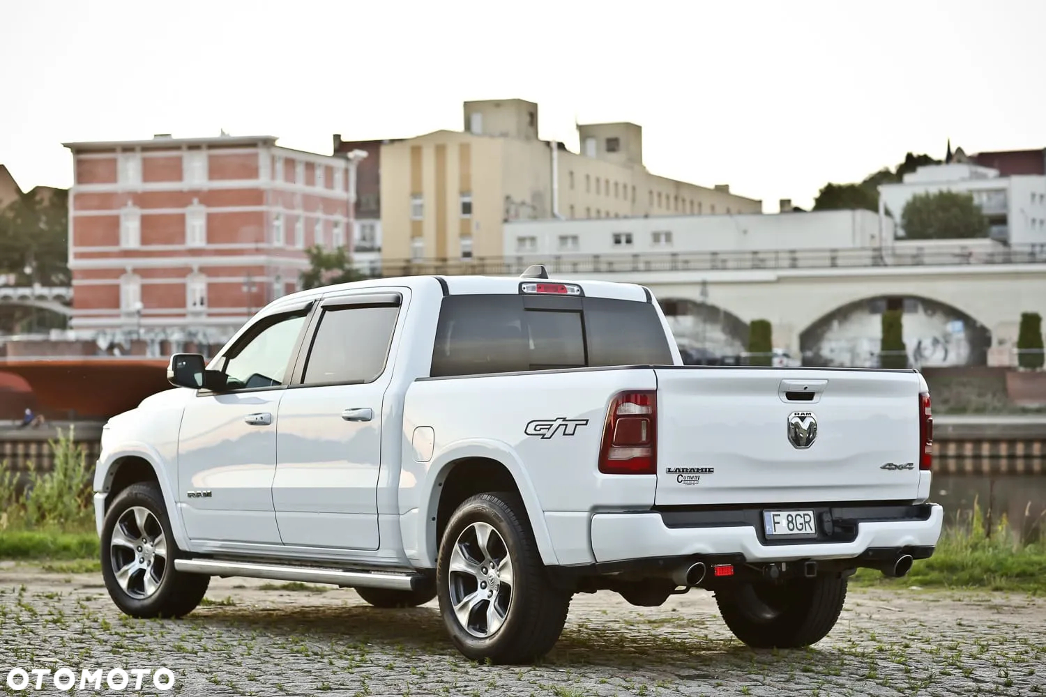 RAM 1500 Crew Cab Laramie - 10