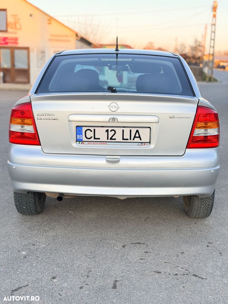 Opel Astra 1.6 - 5
