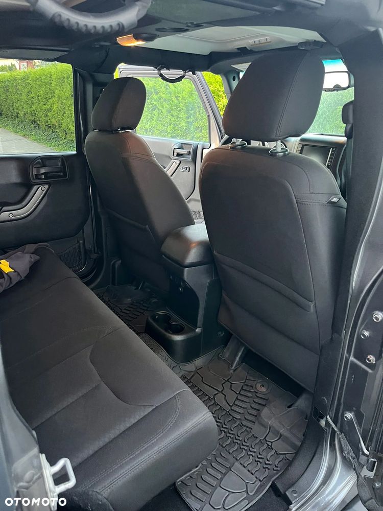 Jeep Wrangler - 8