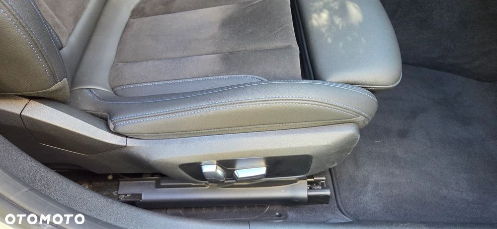 BMW Seria 3 318i M Sport - 8