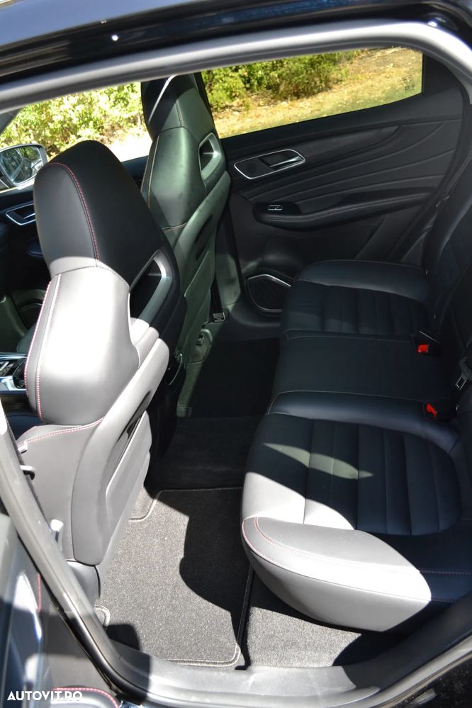 MG EHS 1.5T-GDI PHEV Luxury - 13