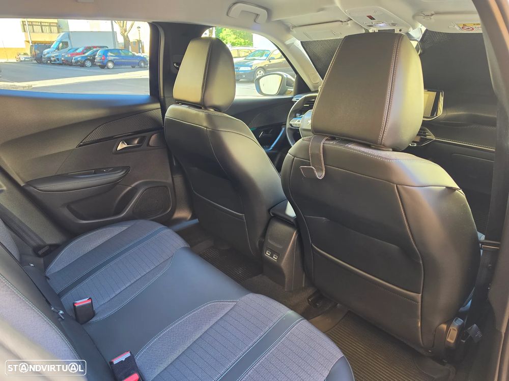 Peugeot e-2008 Allure Pack - 7