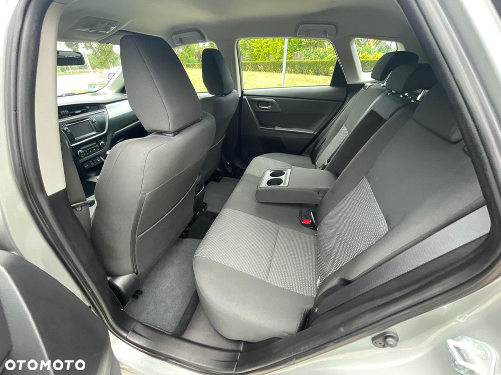 Toyota Auris 1.6 Valvematic Executive - 11