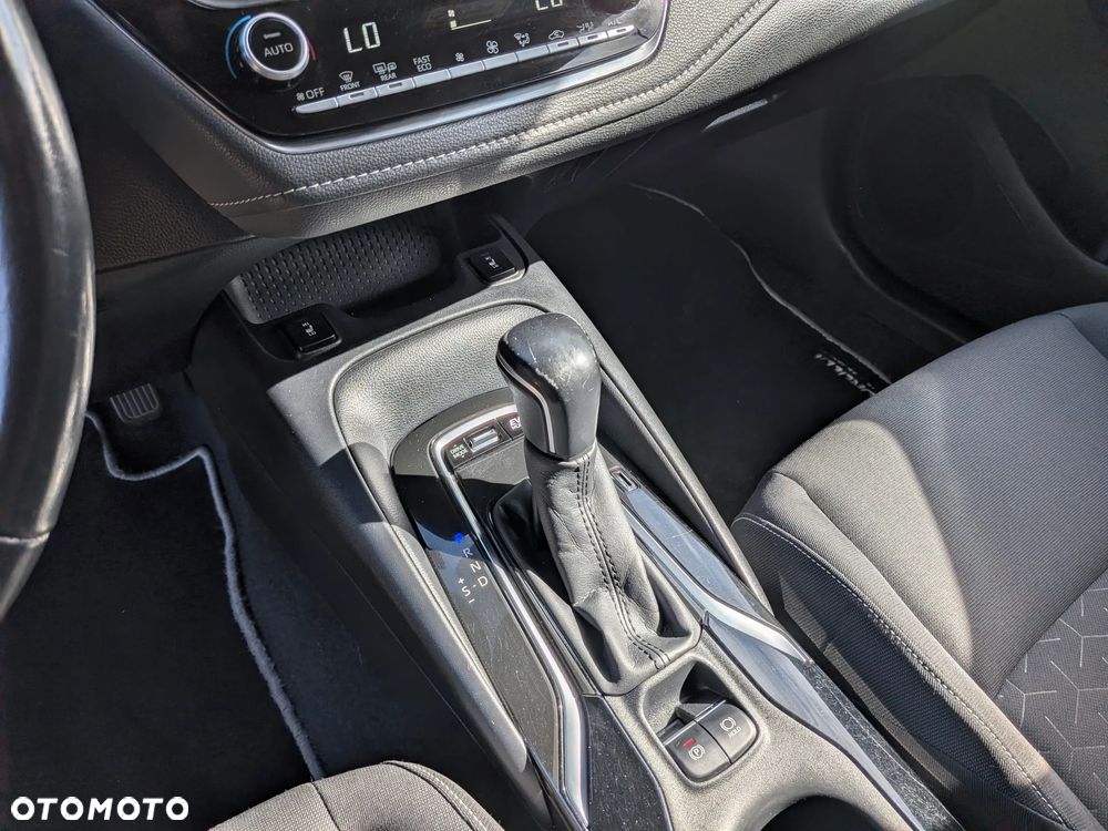 Toyota Corolla - 12