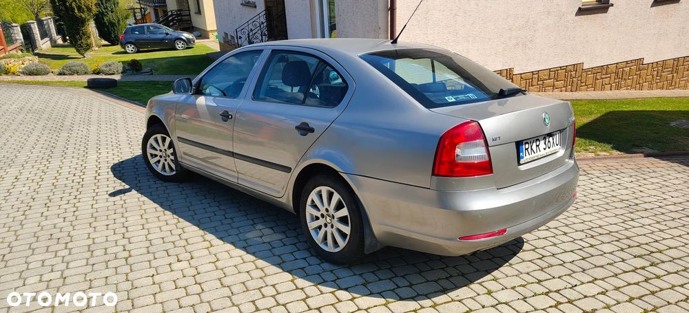Skoda Octavia 1.6 Mint - 6