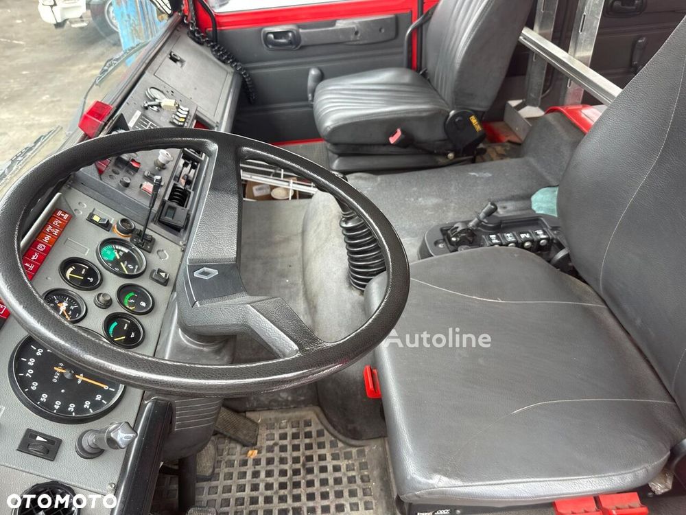 Renault M180 4ZX4 - 16