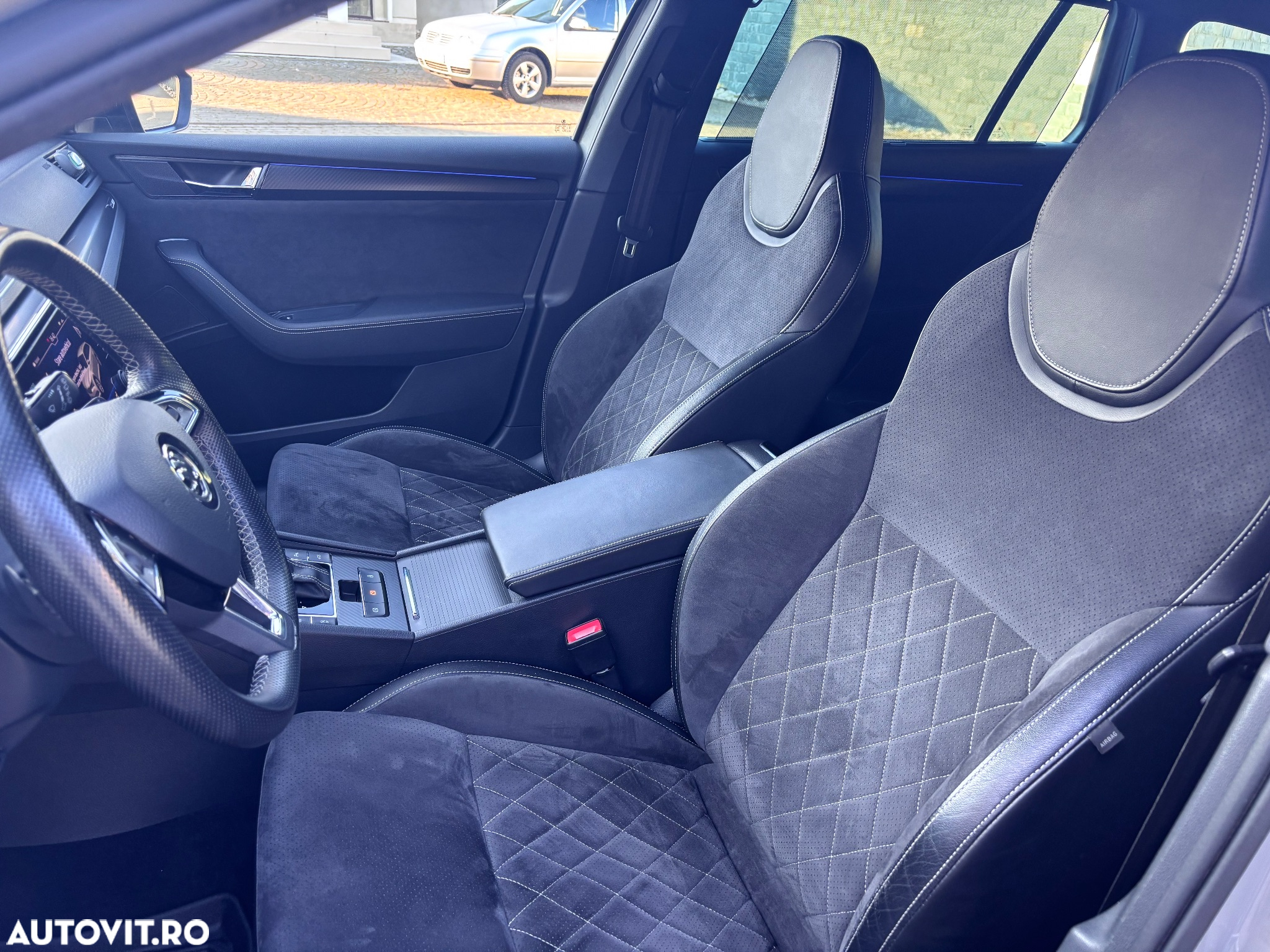 Skoda Superb 2.0 TDI DSG Sportline - 12