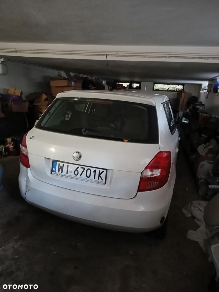 Skoda Fabia 2008 photo 3