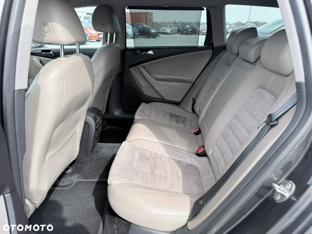Volkswagen Passat Variant 1.8 TSI Highline - 15